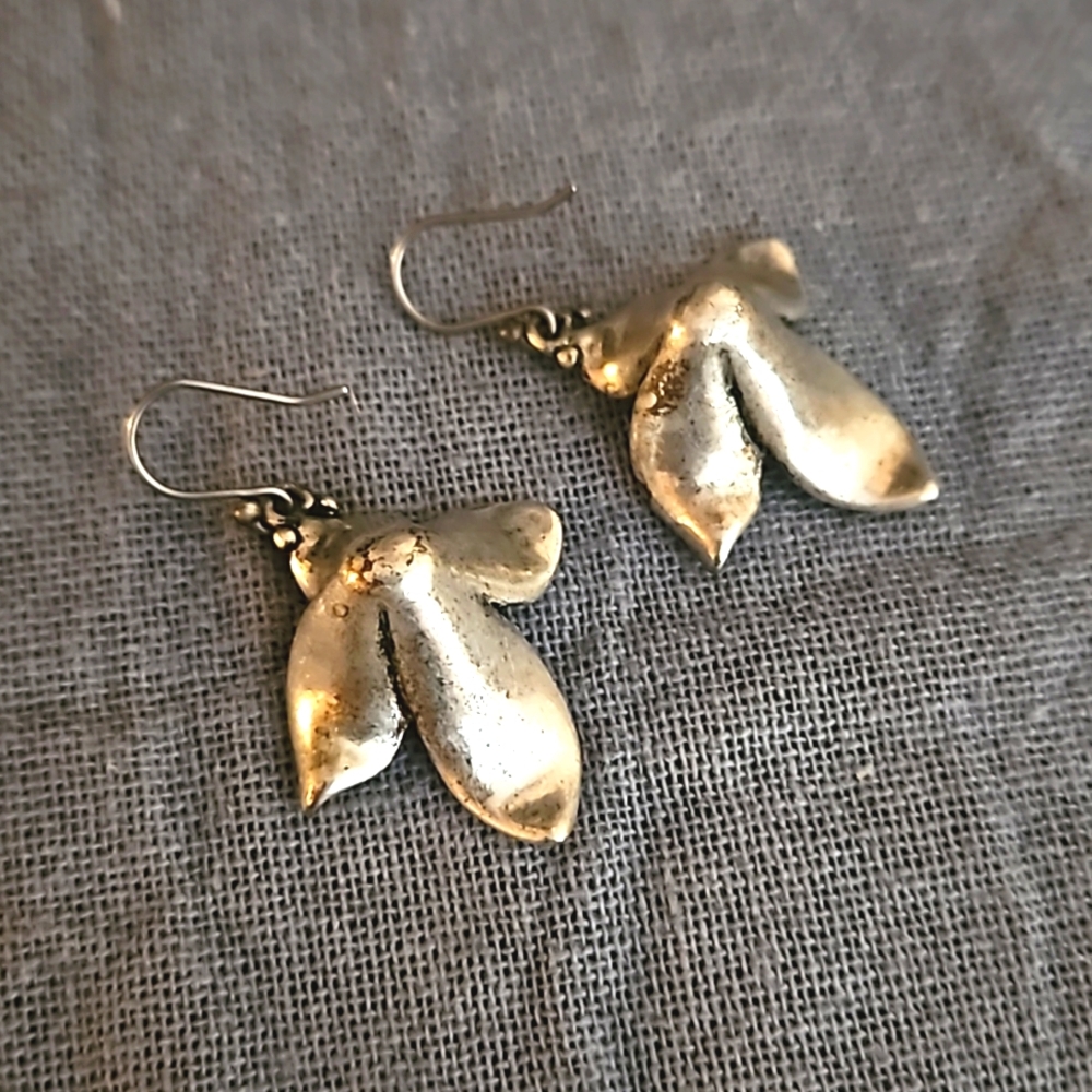 Lucky brand silver Lily fish hook earrings EUC - Picture 3 of 6